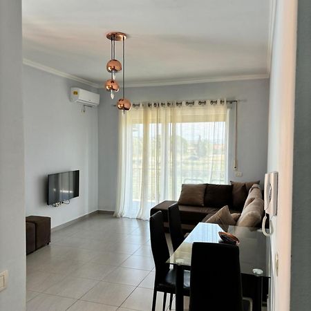 Emma'S Apartments Tirana Esterno foto