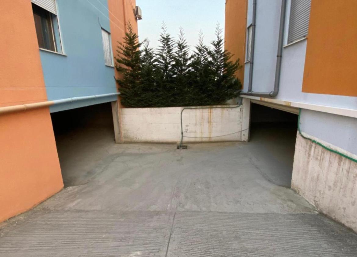 Emma'S Apartments Tirana Esterno foto