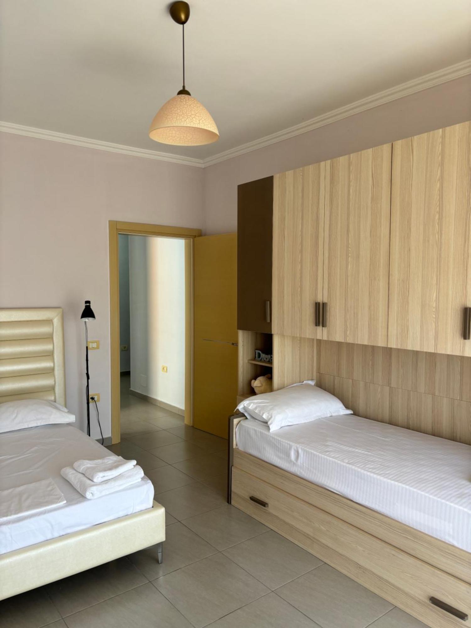 Emma'S Apartments Tirana Esterno foto