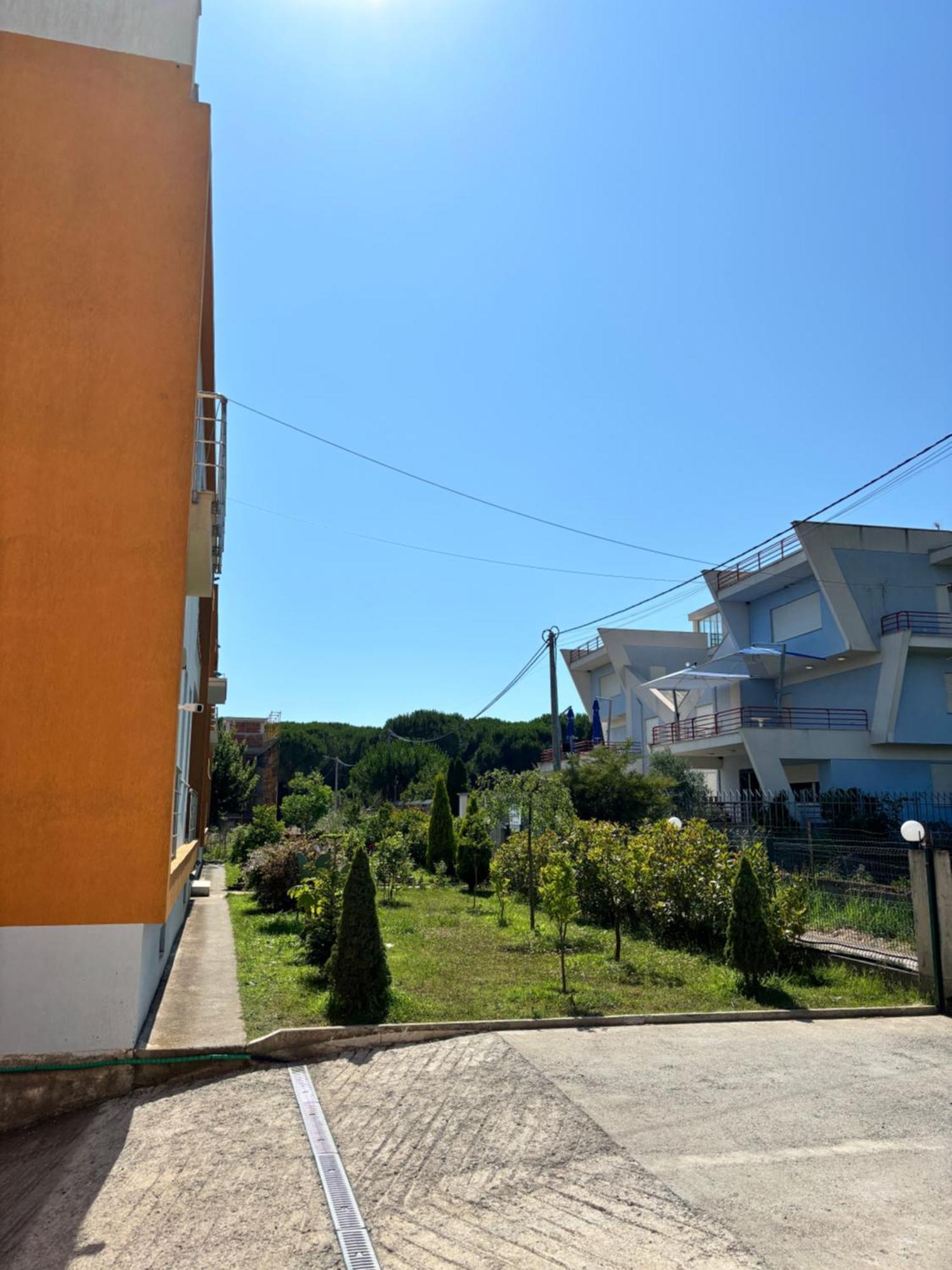 Emma'S Apartments Tirana Esterno foto